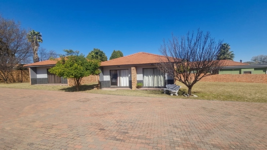 6 Bedroom Property for Sale in Orkney Park North West